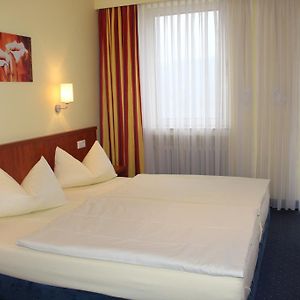 Standard Zimmer mit Kingsize-Bett